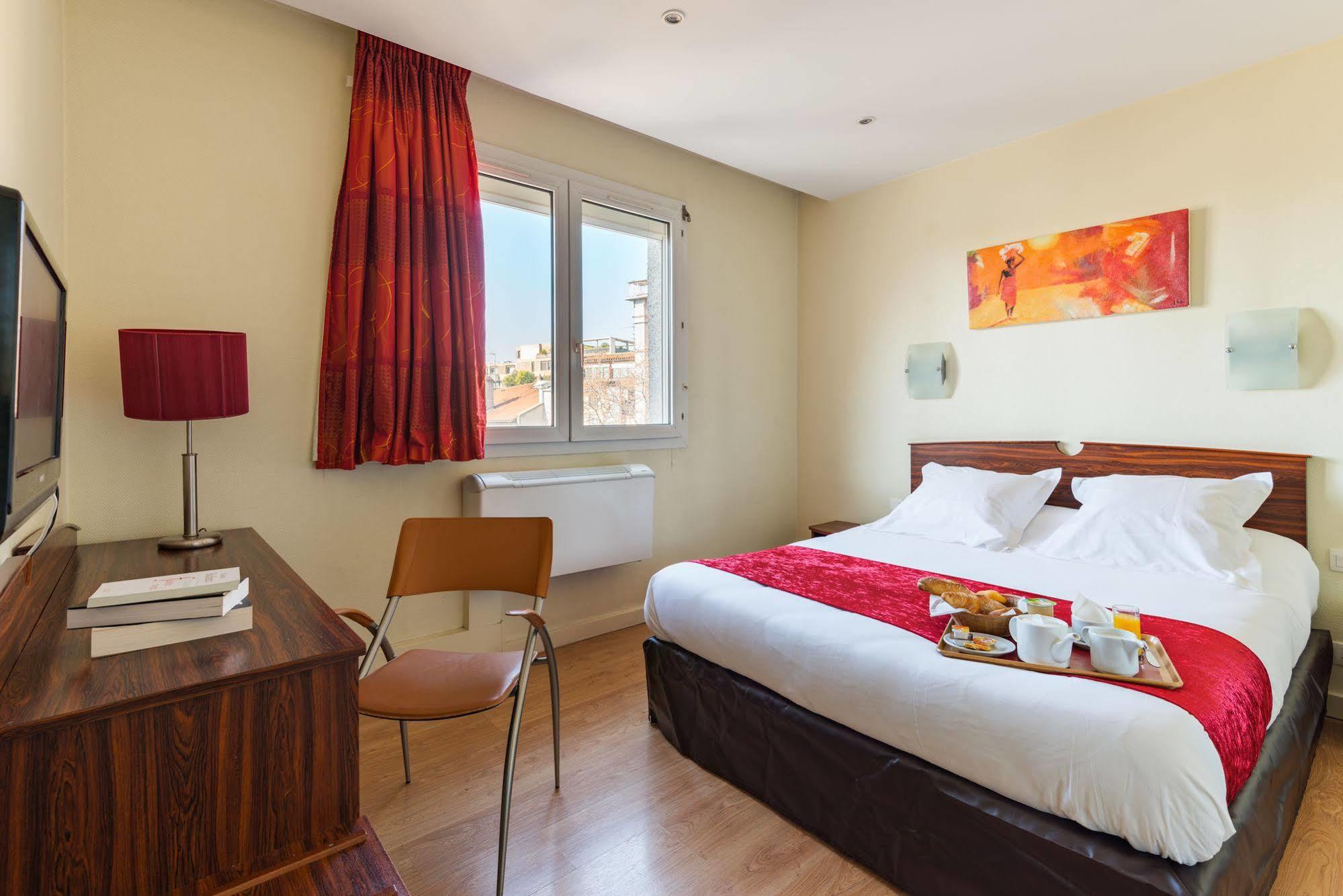 Icare Hotel